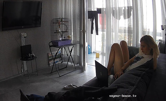 Screenshot 2023-05-26 at 16-14-28 Bathroom camera at Amelie & Lucas reallifecam apartment at Voyeur House TV (cam19)