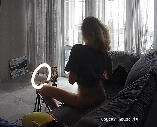 Screenshot 2023-06-03 at 05-33-14 Living room camera at Rachel reallifecam apartment at Voyeur House TV (cam111)