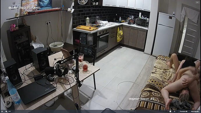 Ashampoo_Snap_vendredi 2 juin 2023_22h58m34s_017_Yuri & Elvira apartment with reallifecam cameras at Voyeur House TV - Google Chrome