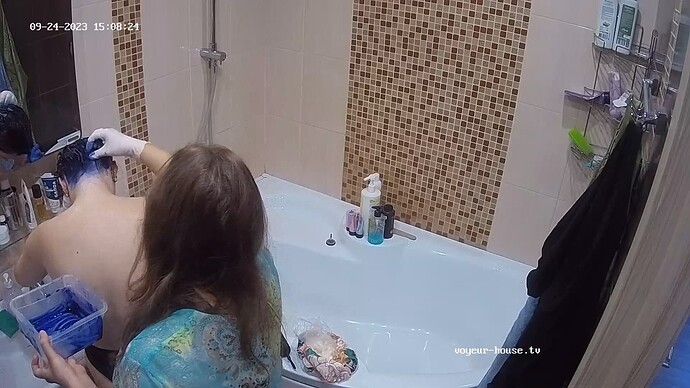 Chyna_230924_topless_bathroom_@_Alida_hair-dye_realm62-cam110-1695562420